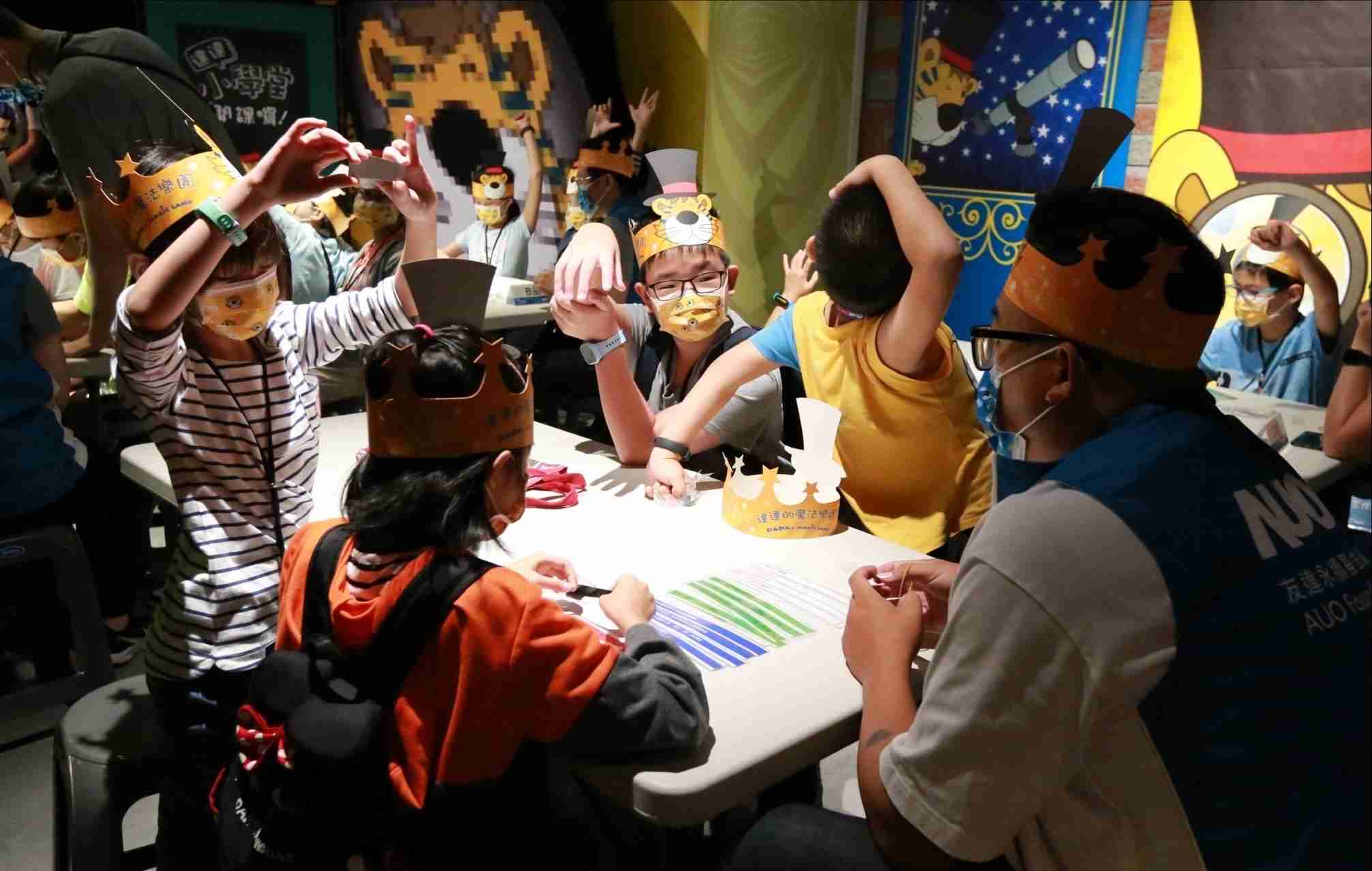 冰球突破以永续理念推动全人教育计划，，，内外结盟储备科普教育人才，，荣获亚太永续行动奖社会共融面的金奖肯定