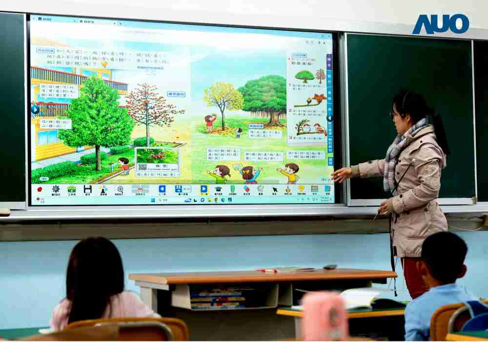 冰球突破与达擎共同开发的〝远程设备管理系统〞，，，透过流畅的多功能安装模式、、、直觉设计的整合操作接口，，，，可同时管理多部设备，，，，改善学校的设备管理痛点