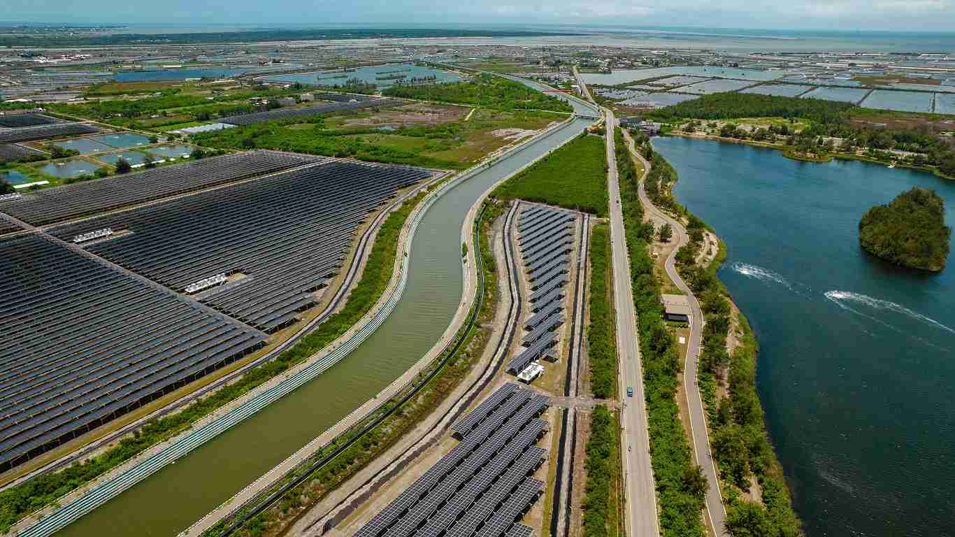 冰球突破能源事业提供智慧能源管理、、、、太阳能监控管理、、、、全方位电厂建置及运维解决方案，，，并拥有管理超过6000案场的经验